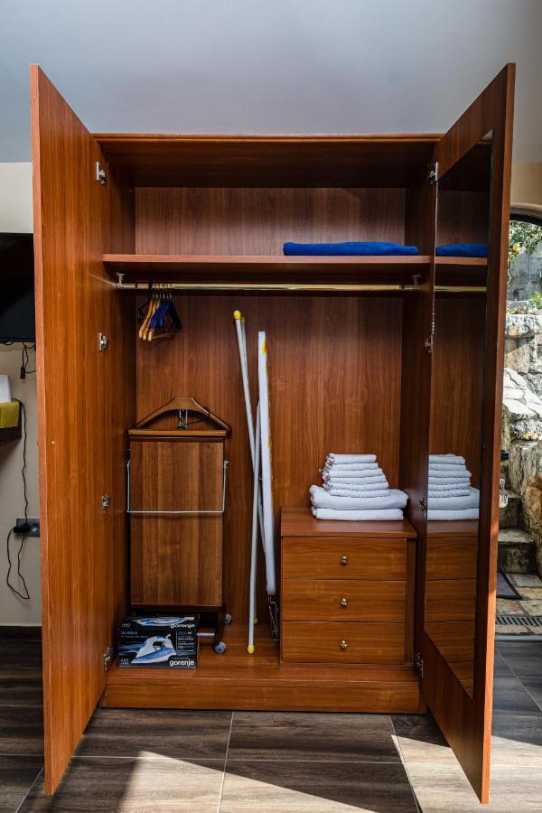 Apartmani Kamena Ruza Будва Екстериор снимка