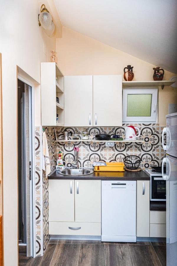 Apartmani Kamena Ruza Будва Екстериор снимка